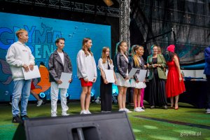 Nagradzani i wyróżniani uczestnicy Międzynarodowego Festiwalu Piosenki Gdynia Open (fot. Kamil Złoch)