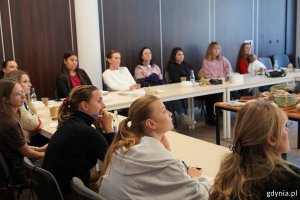 Uczestniczki 11. edycji projektu „Gdyński BiznesMam” słuchające wykładów