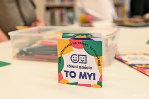 Przewodnik komunikacji stworzony w ramach projektu &bdquo;R&oacute;wni goście&rdquo;
