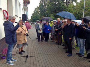 Odsłonięcie tablicy upamiętniającej Bolesława i Zofię Polkowskich // fot. B. Betlejewska