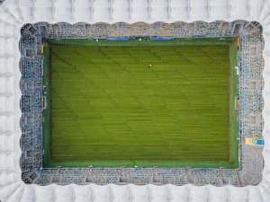 Nowa murawa widziana z g&oacute;ry (fot. Patryk Zaputowicz)