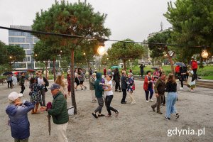 Miejska potańcówka międzypokoleniowa na otwarcie Parku Centralnego w Gdyni, fot. Mirosław Pieślak