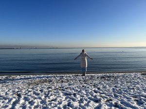 Gosia Mostowska na plaży