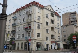 Widok od strony skrzyżowania ul. Żołnierzy I Armii Wojska Polskiego i Świętojańskiej
