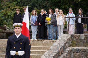 Młodzież biorąca udział w uroczystości