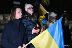 radne Gdyni: Larysa Kramin i Agnieszka Tokarska z ukraińską flagą