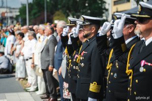 Oficjalne uroczystości z okazji Święta Wojska Polskiego w Gdyni, przy pomniku Polski Morskiej, fot. Kamil Złoch