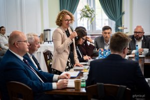 Spotkanie Obszaru Metropolitalnego Gdańsk-Gdynia-Sopot w Wejherowie. Przemawia Magdalena Czarzyńska-Jachim, prezydentka Sopotu i przewodnicząca rady OMGGS (fot. Kamil Złoch)