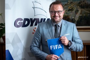 Wizyta działaczy FIFA i PZPN u prezydenta Gdyni Wojciecha Szczurka / fot.gdyniasport.pl