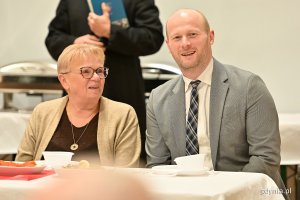 Wigilia dla seniorów w Przystani Chylońska 237, na zdjęciu m.in. wiceprezydent Bartosz Bartoszewicz