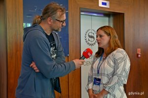 Prezydent Gdyni Aleksandra Kosiorek odpowiadająca na pytania dziennikarzy podczas Samorządowego Kongresu Finansowego „Local Trends”