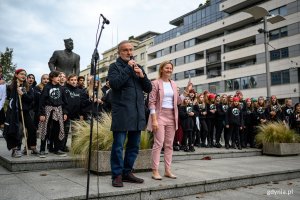 W uroczystości otwarcia Centrum Aktywności Rodziny wzięli udział m.in. prezydent Wojciech Szczurek oraz Beata Szadziul - pełnomocnik prezydenta ds. rodziny // fot. Dawid Linkowski