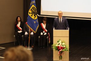 Wojewódzka Uroczystość z okazji Dnia Edukacji Narodowej 2025, na zdjęciu Wicewojewoda Pomorski Emil Rojek (fot. Katarzyna Balcerzak)