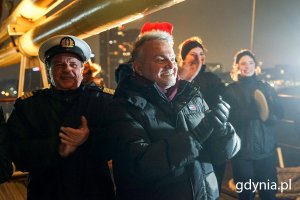 Prezydent Gdyni Wojciech Szczurek podczas uroczystego odpalenia świetlnej choinki na „Darze Młodzieży”