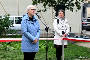 Joanna Zielińska - przewodnicząca Rady Miasta Gdyni podczas uroczystości z okazji prezentacji muralu, na którym uwieczniono "Błyskawicę" // fot. Magdalena Czernek