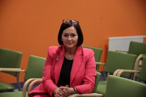 Przewodnicząca Okręgowej Rady Pielęgniarek i Położnych w Gdańsku Katarzyna Kretowicz zapewniała o gotowości do udzielania pomocy pielęgniarkom
