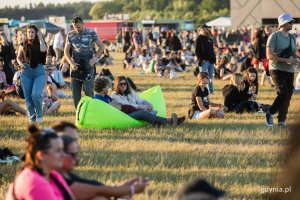 Uczestnicy Open'era zgromadzeni na terenie festiwalu // fot. Karol Stańczak