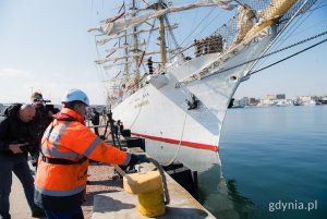 &bdquo;Dar Młodzieży" przy Nabrzeżu Pomorskim (fot. Paweł Budziński)