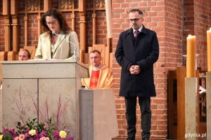 W trakcie mszy fragmenty liturgii odczytali posłanka Dorota Arciszewska-Mielewczyk i wicemarszałek Sejmu Marcin Horała