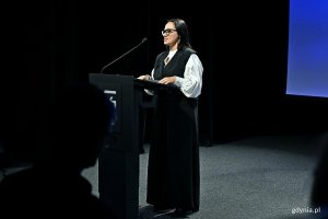 Katarzyna Korzeniewska &ndash; dyrektorka Gdyńskiego Centrum Kultury otwierająca forum Horizons of Peace w Konsulacie Kultury