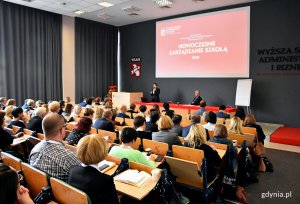 Konferencja „Nowoczesne zarządzanie szkołą” w WSAiB w Gdyni, fot. Kamil Złoch