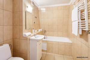 Apartamenty Sleepy3city, jeden z apartamentów, widoki na łazienkę