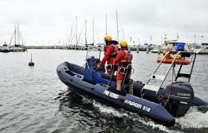 Przy zatrzymaniu krążenia trzeba poinformować ratowników, którzy udzielą pierwszej pomocy z użyciem AED - na każdym z gdyńskich kąpielisk, fot. Kamil Złoch