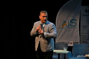 Dariusz Majorek - dyrektor pomorskiego oddziału PFRON-u podczas II Gdyńskiego Forum Środowisk Działających na rzecz Osób z Niepełnosprawnościami