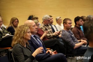 Członkowie gdyńskich organizacji pozarządowych związanych ze sportem. Na zdjęciu m.in. Radosław Maślak, prezes zarządu Stowarzyszenia Klub Sportowy &bdquo;Biegamyrazem.pl&rdquo; (fot. Łukasz Kamasz)