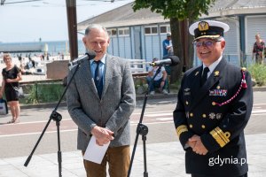 Wydarzenie zgromadziło wielu gości, w tym mieszkańców Gdyni, miłośników historii oraz przedstawicieli środowisk wojskowych.