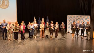 Osoby uhonorowane podczas Wojewódzkiej Uroczystości z okazji Dnia Edukacji Narodowej 2025 (fot. Katarzyna Balcerzak)