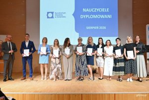 Nauczycielki i nauczyciele dyplomowani (fot. Magdalena Starnawska)