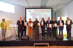 Na scenie wszyscy uhonorowani statuetkami &bdquo;Złote Ciepło OPEC 2026&rdquo;
