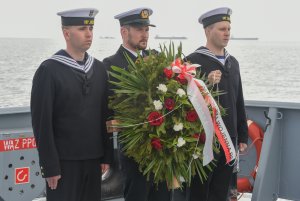 Marynarze 3. Flotylli Okrętów oddali hołd poległym/fot. kmdr ppor. Radosław Pioch