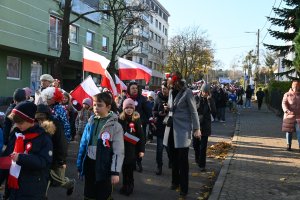 W dzielnicowej paradzie uczestniczyli uczniowie orłowskich szkół