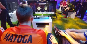 Żółto-niebiescy grali już oficjalnie między innymi na Ekstraklasowym turnieju FIFA 18 obok innych klubów, fot. Arka Gdynia