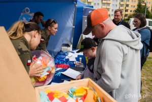 Witomiński Piknik Mundurowy zgromadził zar&oacute;wno sympatyk&oacute;w służb mundurowych, chętnych do badań i miłośnik&oacute;w spędzania wolnego czasu na świeżym powietrzu. . Na zdjęciu posłanka Wioleta Tomczak 