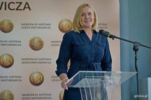 kpt. Magda Makowska, laureatka Nagrody Specjalnej im. Kapitana Leszka Wiktorowicza, przemawiająca podczas gali 