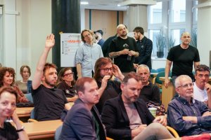 Szczeg&oacute;ły dotyczące wniosk&oacute;w ze spotkania, a także z całego przebiegu konsultacji zostaną uwzględnione w raporcie końcowym, kt&oacute;ry będzie podstawą do dalszych decyzji dotyczących działań ograniczających hałas uliczny w Gdyni (fot. LIS)