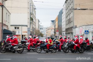 Przejazd przez Gdynię w ramach 23. edycji akcji &bdquo;Mikołaje na motocyklach&rdquo; (fot. Paweł Budziński)