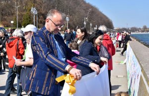 "Mały procent - wielka sprawa" - pod takim hasłem promują się gdyńskie organizacje pożytku publicznego na Bulwarze Nadmorskim, fot. Kamil Złoch