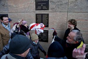 W uroczystości wzięły udział rodziny upamiętnionych osób, w tym prezydent Wojciech Szczurek//fot. Przemysław Kozłowski