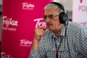 Marek Niedźwiecki - plenerowe studia Polskiego Radia nadają z Gdyni przed „Lato z Radiem Festiwal”, fot. Dawid Linkowski
