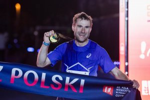 Adam Nowicki sięgnął po tytuł Mistrza Polski w p&oacute;łmaratonie (fot. Karol Stańczak)