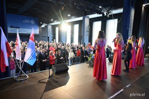 Uroczystość wręczenia odznak honorowych w Sali Koncertowej Portu Gdynia w ramach gdyńskich obchodów 45. rocznicy zakończenia strajków i podpisania porozumień sierpniowych (fot. Michał Puszczewicz)