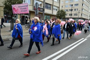 Marsz Różowej Wstążki przeszedł ulicami Gdyni // fot. Michał Puszczewicz