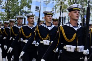 Na ulicach Gdyni odbył się capstrzyk poprzedzający Święto Marynarki Wojennej // fot. Paweł Kukla