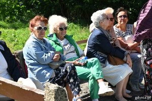 Seniorzy na pikniku na Polance Redłowskiej