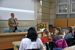 Prezydent Wojciech Szczurek spotkał się z uczniami klas Ia i VIa ze Szkoły Podstawowej nr 44 w Gdyni // fot. Magdalena Czernek