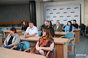 Gdyńscy restauratorzy podczas ogłoszenia wynik&oacute;w konkursu. (fot. Łukasz Kamasz/gdynia.pl)